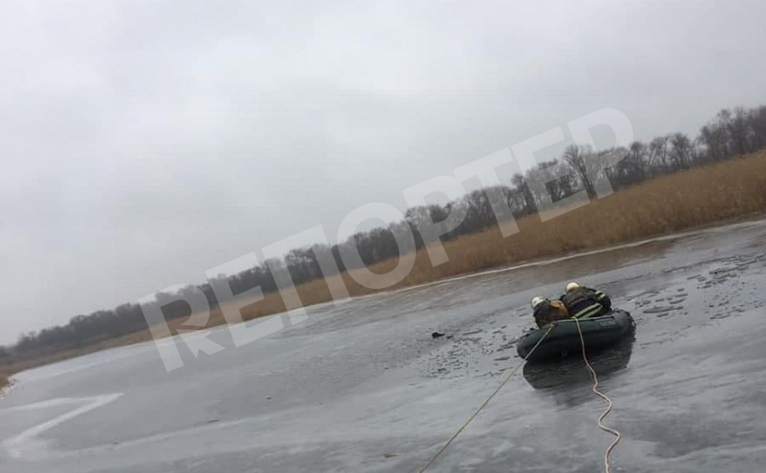 На Днепропетровщине спасатели достали из воды тела рыбаков