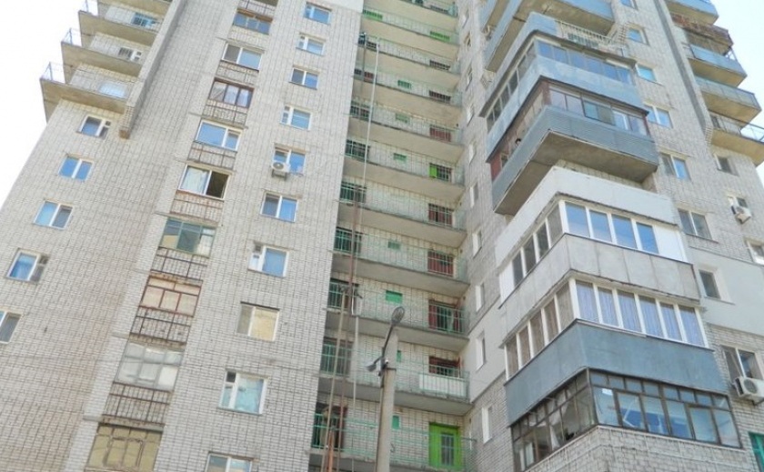 В Каменском подросток спрыгнул с 14 этажа