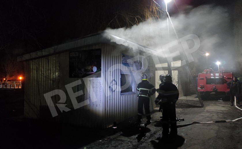 В магазинчике под Каменским ночью произошло ЧП