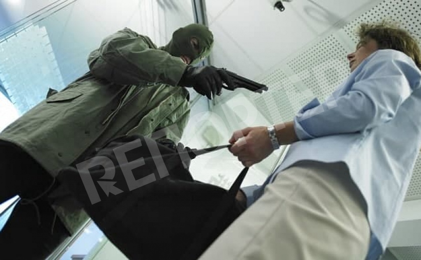 В Каменском снова ограбили «ШвидкоГроші» В Каменском снова ограбили «ШвидкоГроші»