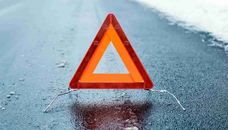 В Каменском пешеход бросился под машину