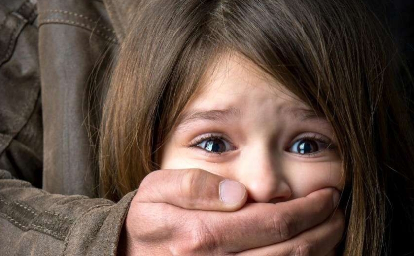 У Кам'янському затримали чоловіка, який зґвалтував 8-річну дитину