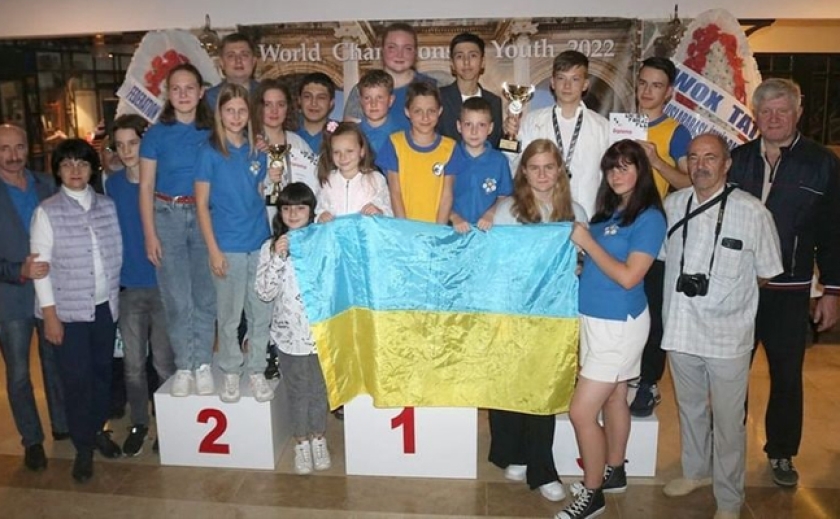 Андрій Блоха з Кам’янського став дворазовим віце-чемпіоном світу з шашок-100 серед кадетів