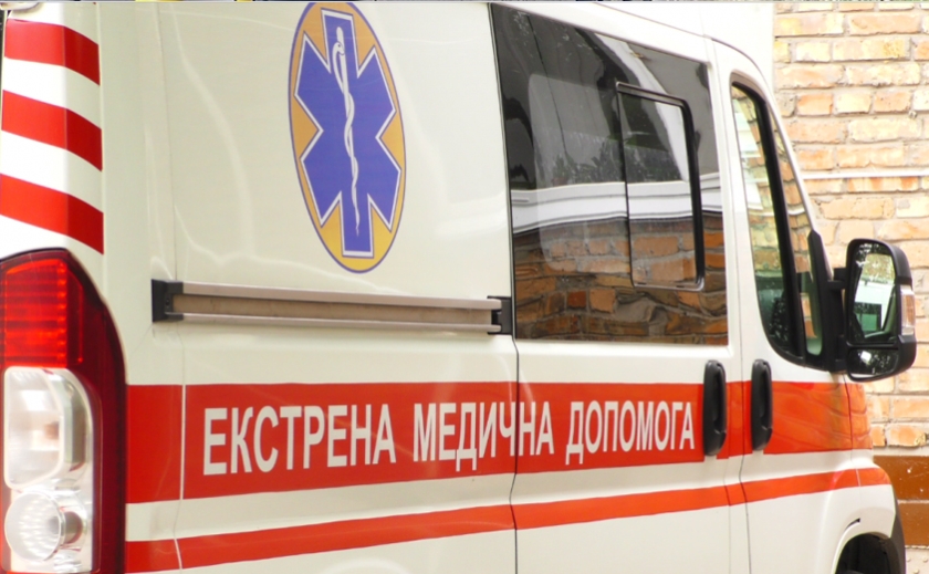 Смертельне ДТП у Кам'янському: під колеса легковика потрапила співробітниця швидкої