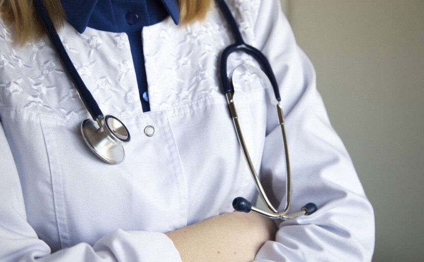 У Кам'янському пацієнт психлікарні пограбував медсестру