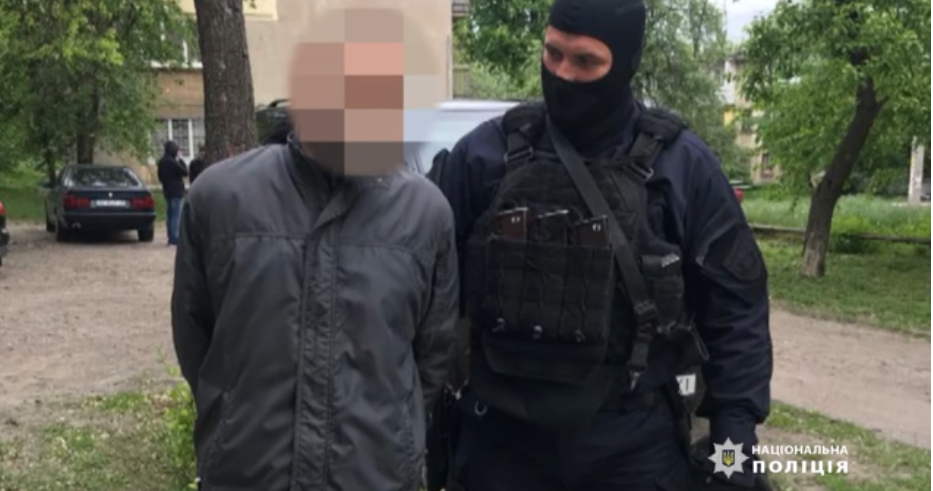 В Каменском задержали группу наркодилеров