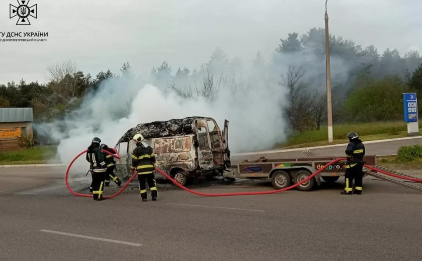 У Кам’янському загорівся вантажний мікроавтобус
