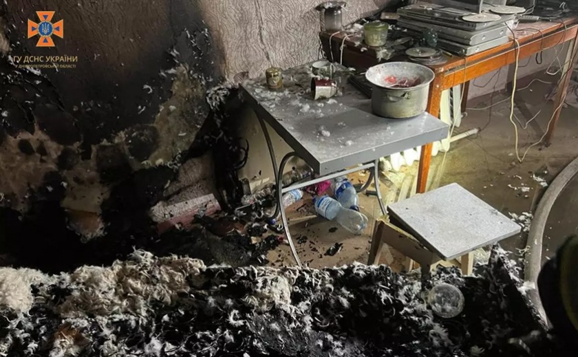 У Камʼянському вогнеборці ліквідували займання в квартирі на проспекті Антошкіна У Камʼянському вогнеборці ліквідували займання в квартирі на проспекті Антошкіна