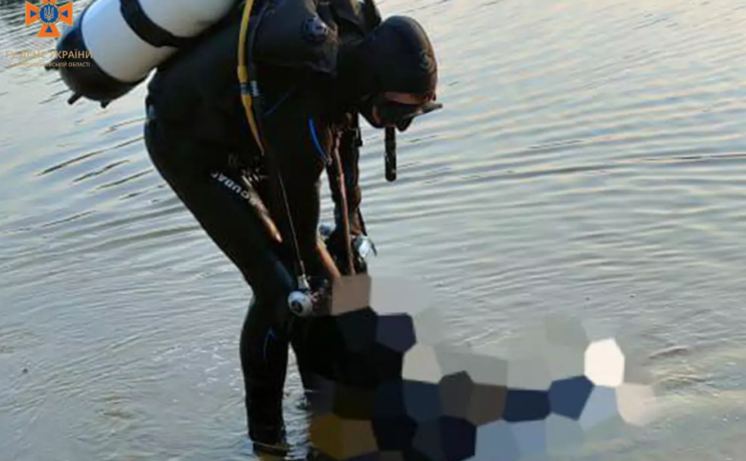 Пірнула у воду та зникла: у Кам'янському рятувальники витягли з води тіло потопельниці