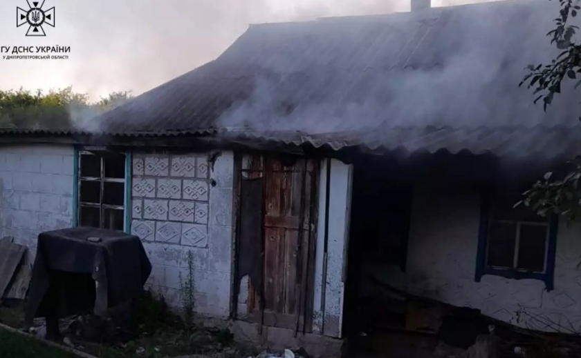 У Кам’янському районі ліквідовано пожежу у приватному житловому будинку