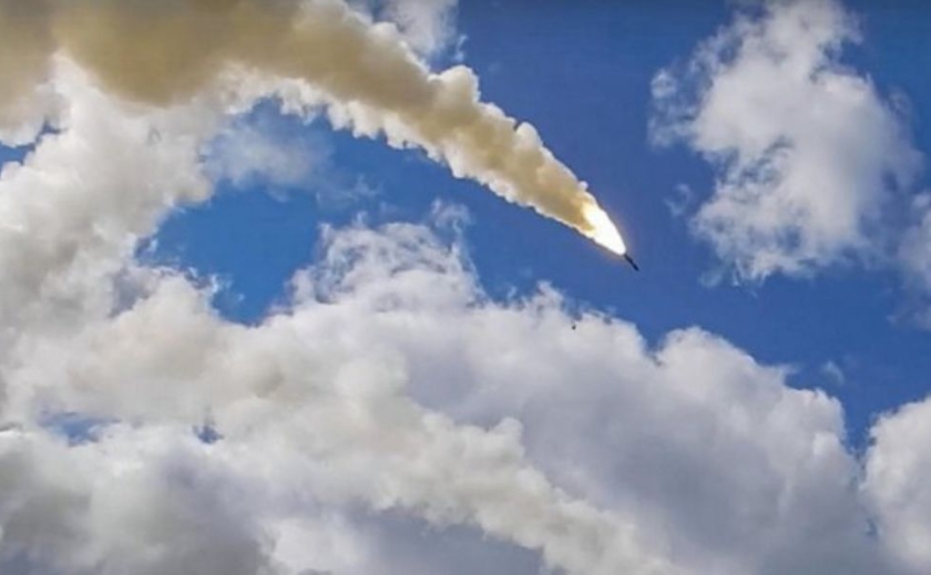Над Кам’янським районом сили ППО збили ракету Х-59, є влучання на Синельниківщині