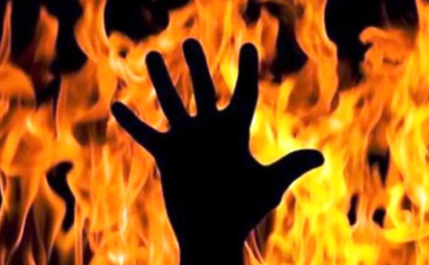 Особа встановлюється: на пожежі у Камʼянському районі виявили чоловіка без ознак життя