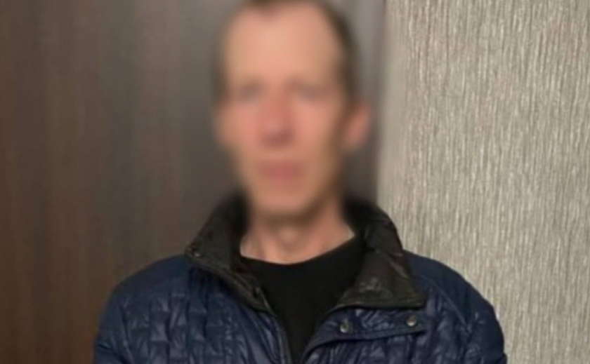 Намагався пограбувати продавчиню: у Камʼянському затримали 42-річного зловмисника