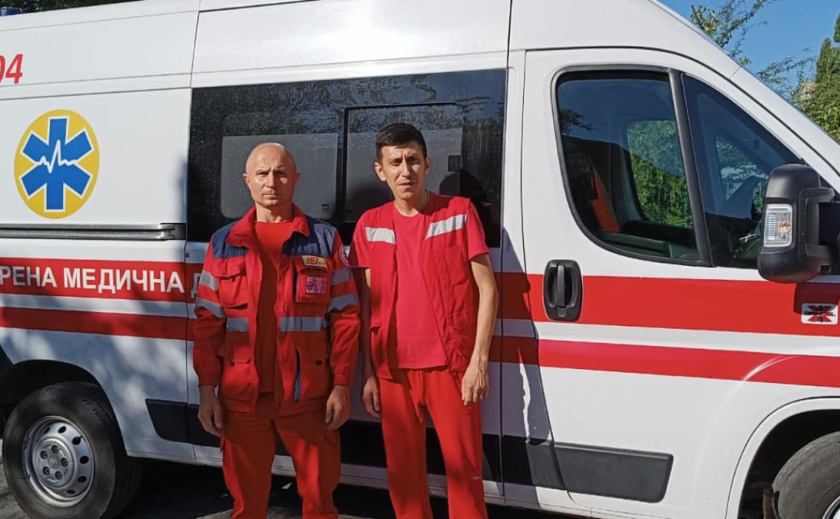 «Сезонна травма» : у Камʼянському п'яний чоловік пірнув у воду та вдарився головою