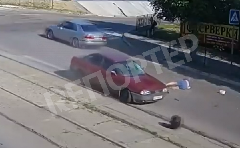Смертельное сальто на дороге: в Каменском мопедист явно в рубашке родился