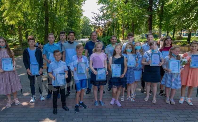 Талантливые дети Каменского получают стипендии