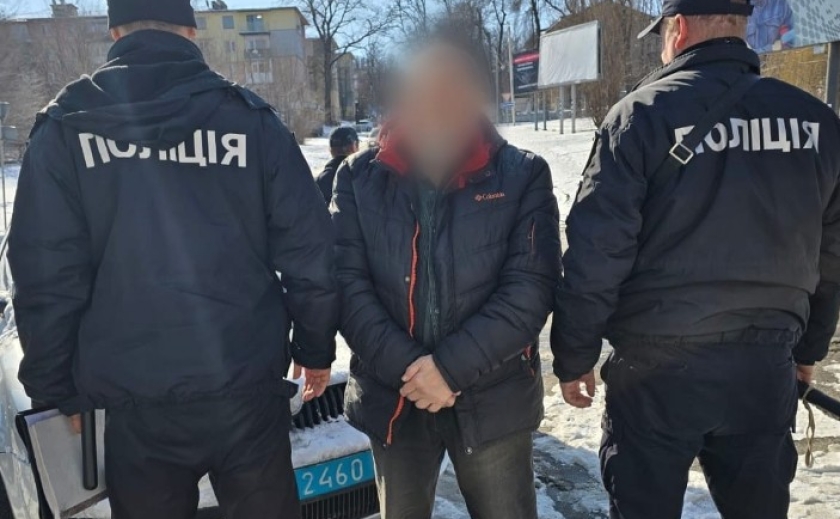 Поліцейські Кам`янського затримали чоловіка за спричинення смертельних тілесних ушкоджень цивільній дружині Поліцейські Кам`янського затримали чоловіка за спричинення смертельних тілесних ушкоджень цивільній дружині