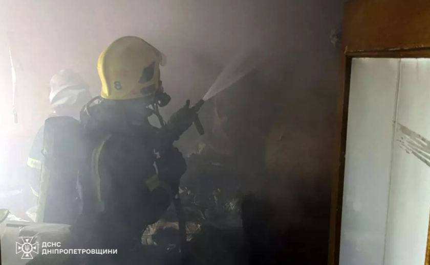 На пожежі у Камʼянському вогнеборці врятували чоловіка
