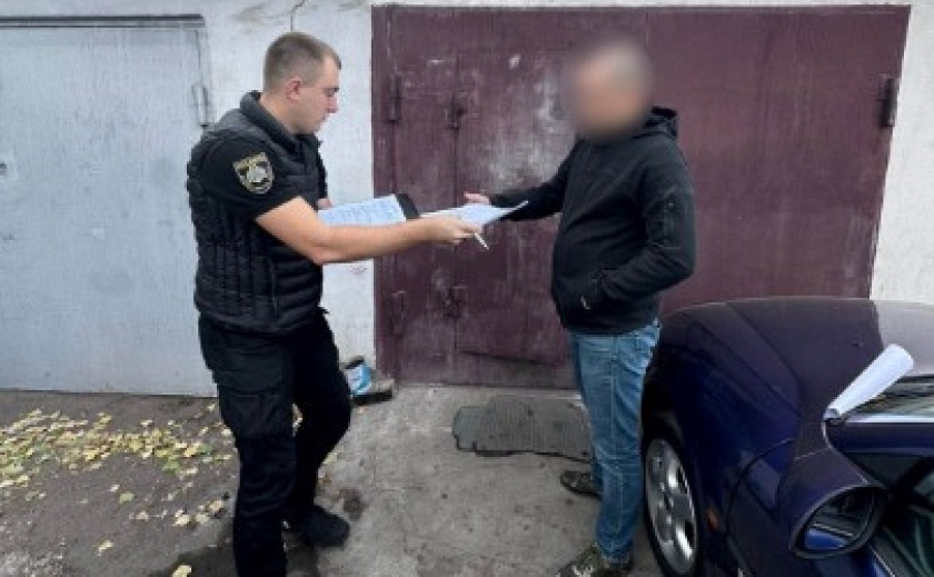 У Кам’янському поліцейські затримали учасників злочинної групи, які налагодили збут психотропних речовин та організували мережу шахрайських кол-центрів