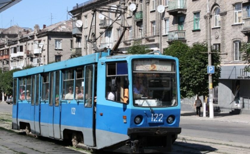 У Кам’янському 28 жовтня трамвай №2 курсуватиме зі зміненим графіком