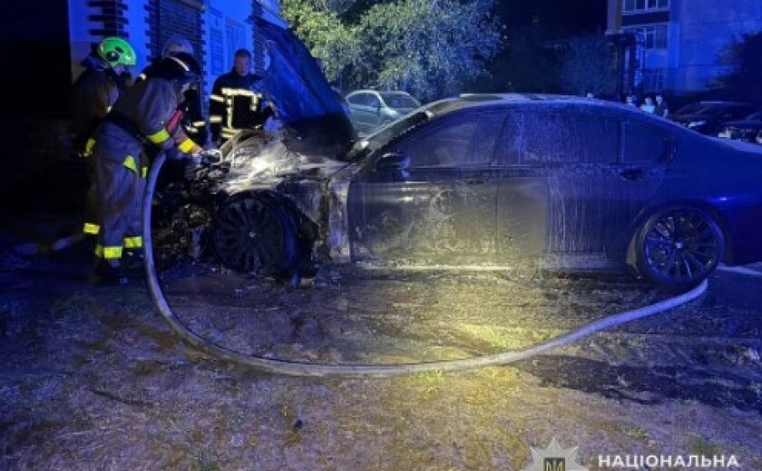 У Кам’янському судитимуть 19-річного юнака, який за грошову винагороду підпалив автомобіль