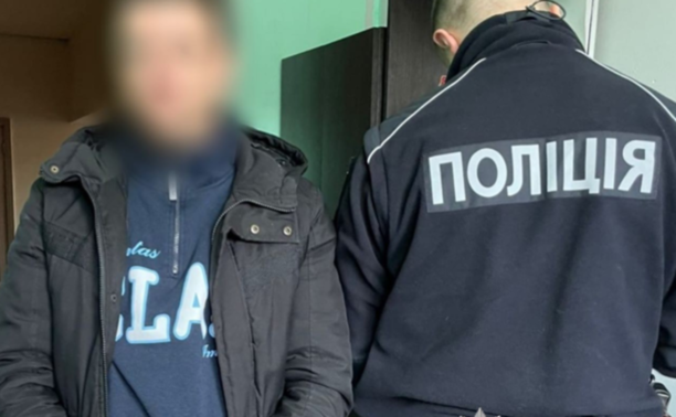 Підірвав гранату біля квартири знайомого: у Кам’янському затримано чоловіка за замах на вбивство