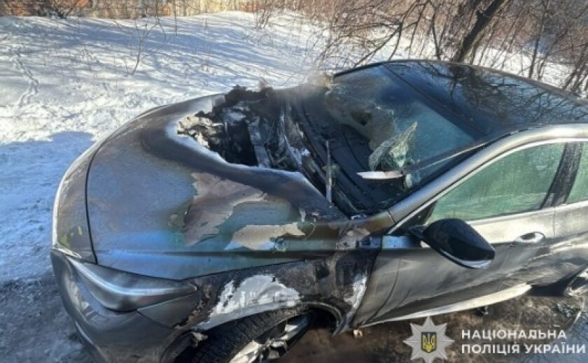 У Кам’янському підліток навмисне підпалив автівку