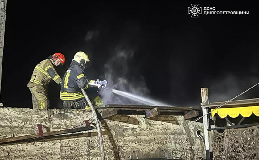 Вогнеборці Камʼянського ліквідували займання гаража у Заводському районі міста