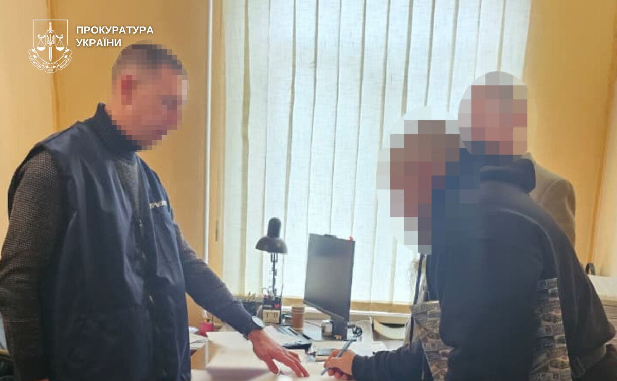 На Дніпропетровщині чоловік вистрілив у 13-річного хлопця через гучний звук мопеда