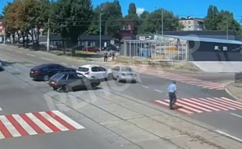 В Каменском из-за ДТП едва не пострадали двое детей