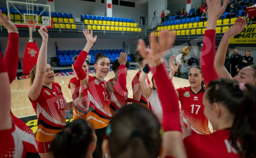 Каменские волейболистки уезжают в Турцию