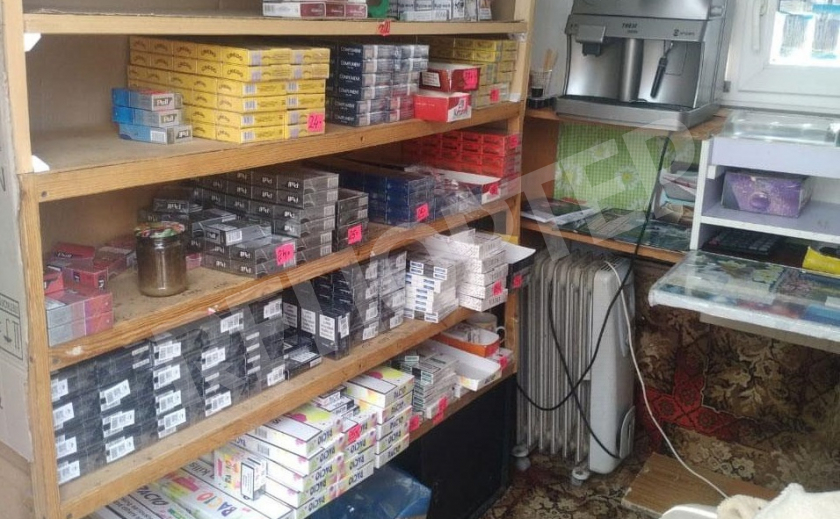 Покурили... В Каменском изъяли десятки тысяч контрафактных сигарет