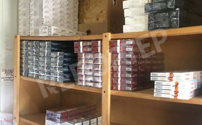 В Каменском изъяли почти две тысячи контрафактных сигарет