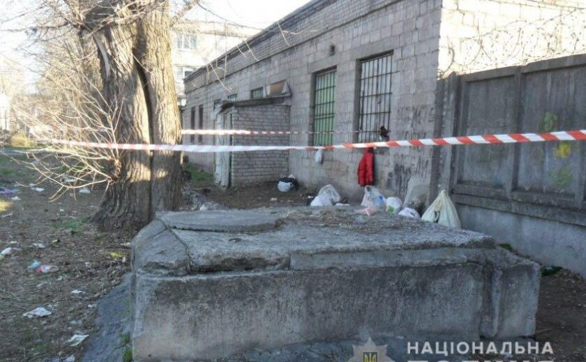 В Каменском кирпичом убили бомжа-собутыльника